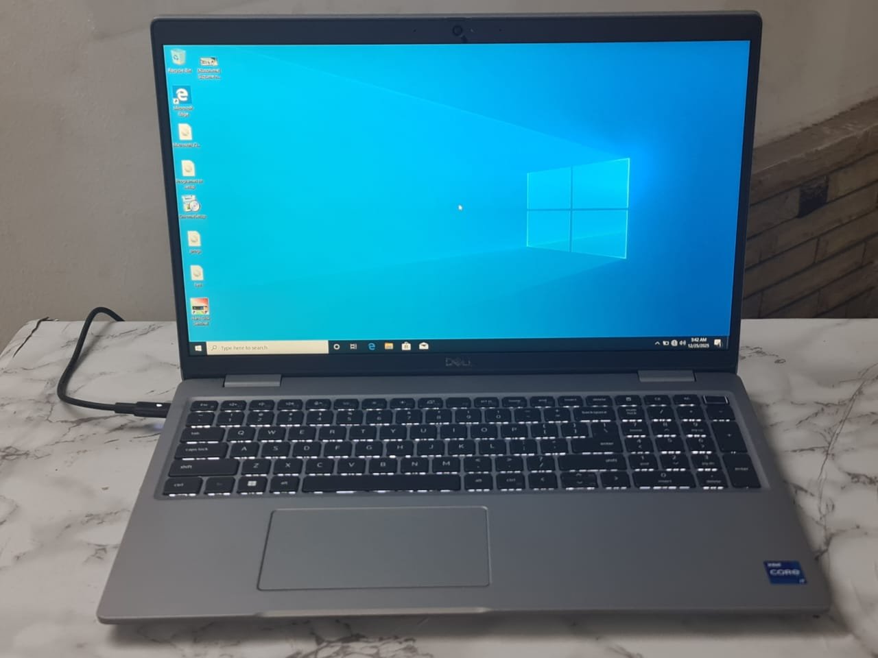 Dell Latitude 5520 Core i7 1185g7 – Ram 8G – 256G SSD – intel irex