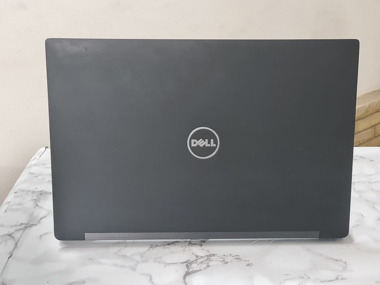 لابتوب Dell Latitude E7480: الأداء المتفوق والتصميم الأنيق لمهنيي الأعمال – كور اي7 جيل سابع