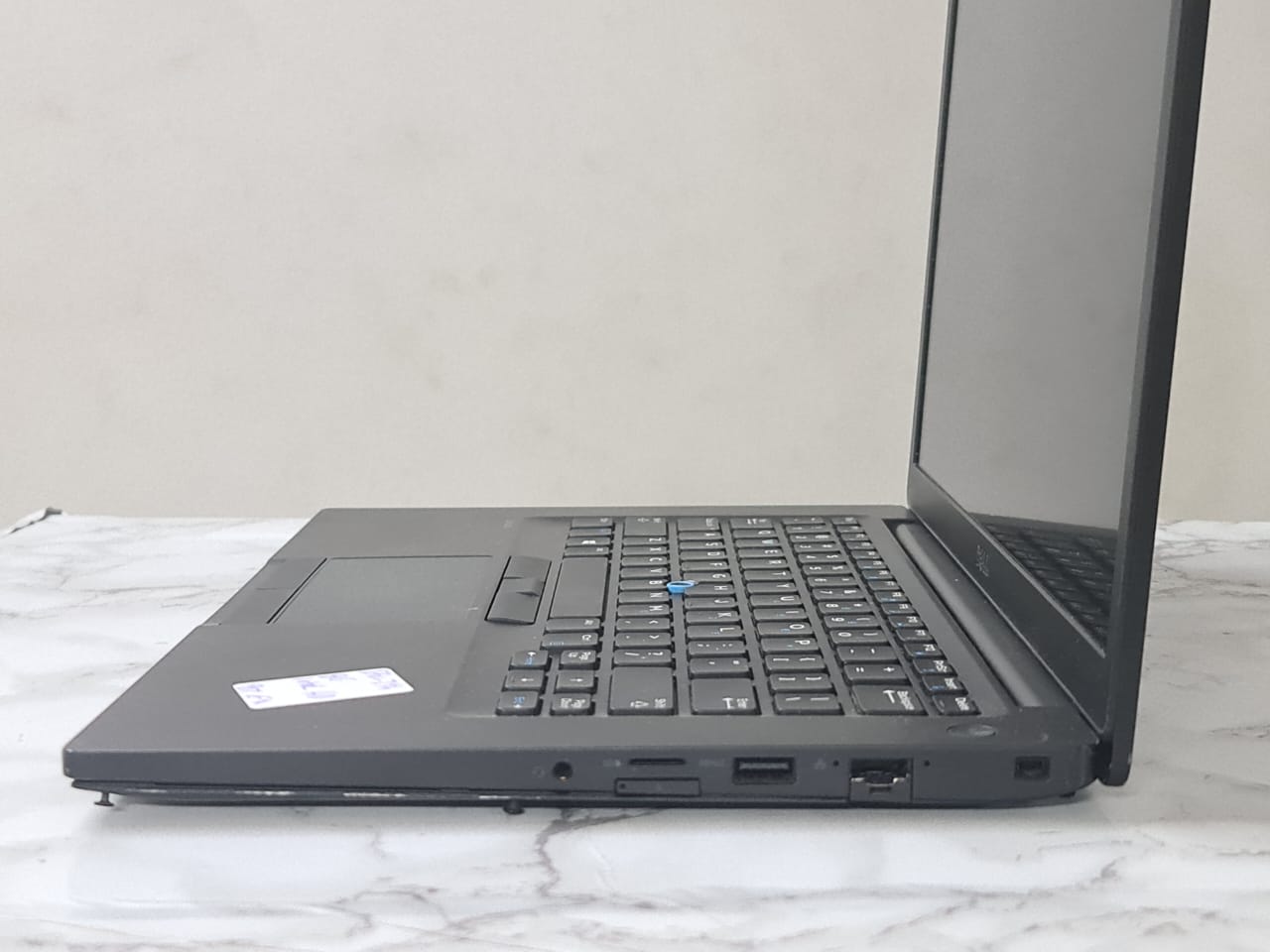 لابتوب Dell Latitude E7480: الأداء المتفوق والتصميم الأنيق لمهنيي الأعمال – كور اي7 جيل سابع