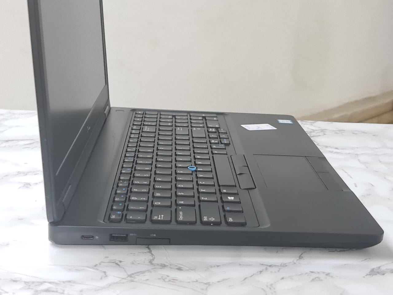 Dell Latitude E5590 Corei5 – 8350U – 8G Ram – 256G SSD – screen 15.6