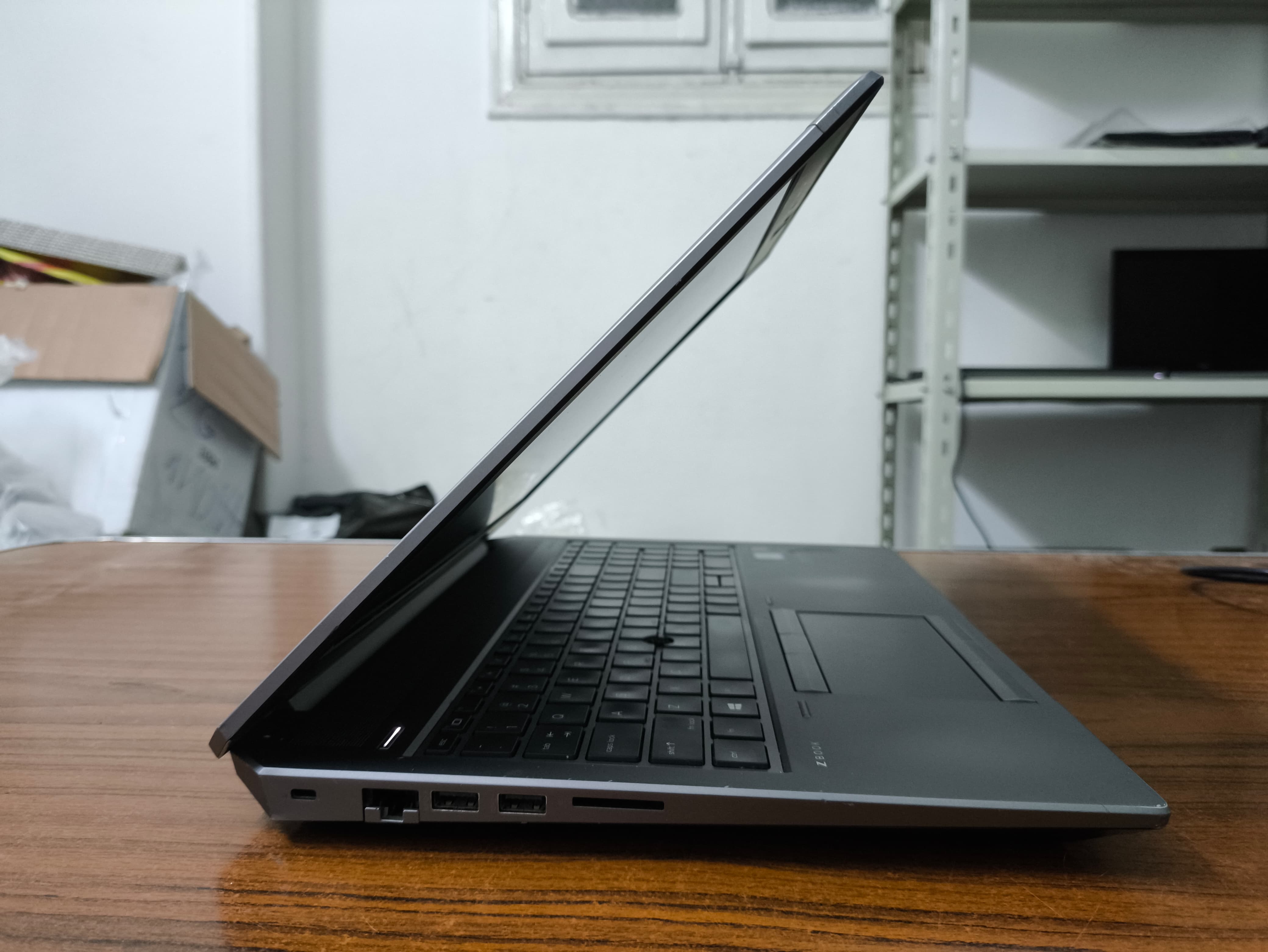 HP ZBook G5 – Core i7-8850H –RAM 16G – SSD 512 M2 – Nividia P2000 – for pes 22 – fifa 22 – for all adobe programs v