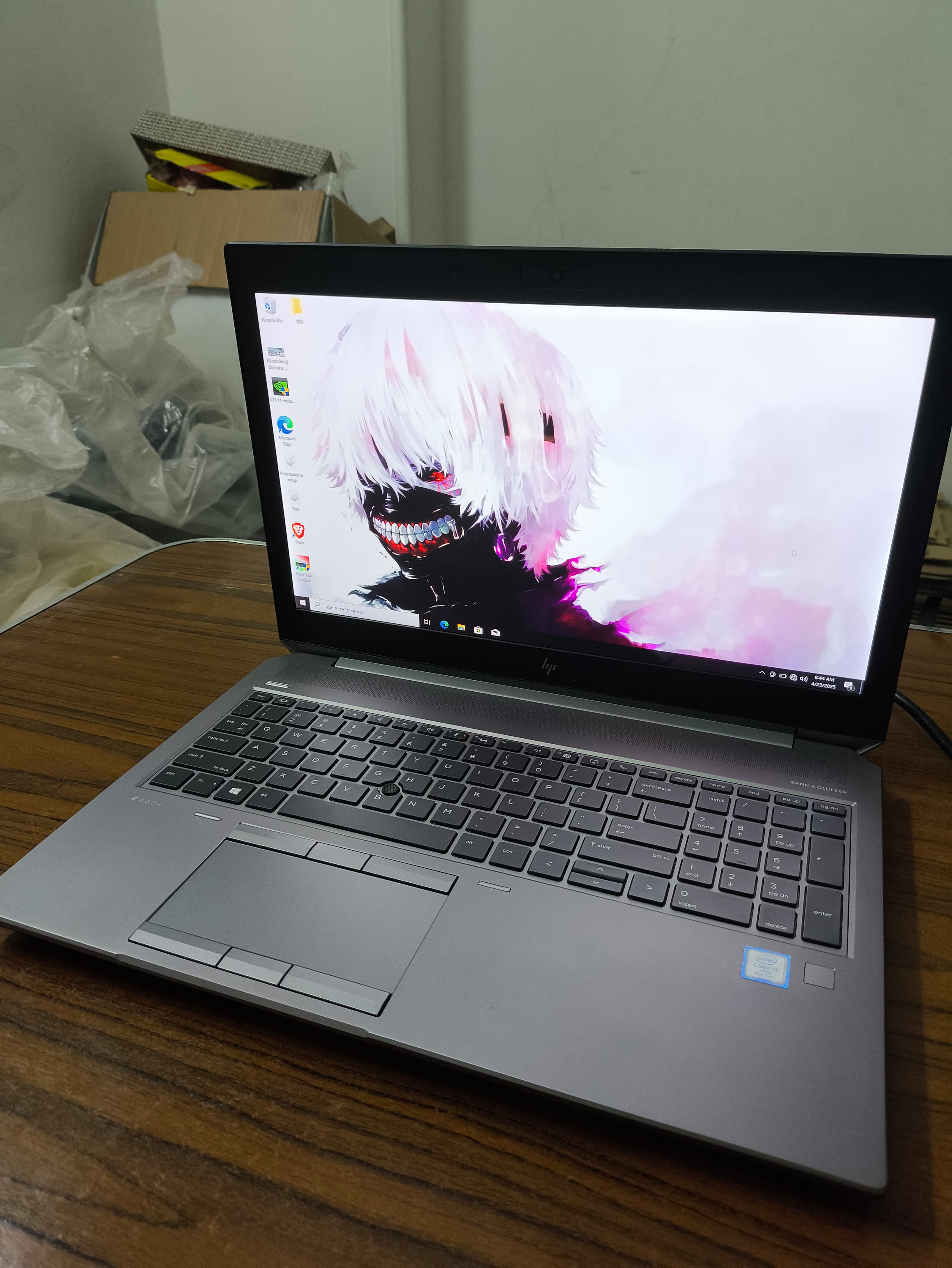 HP ZBook G5 – Core i7-8850H –RAM 16G – SSD 512 M2 – Nividia P2000 – for pes 22 – fifa 22 – for all adobe programs v