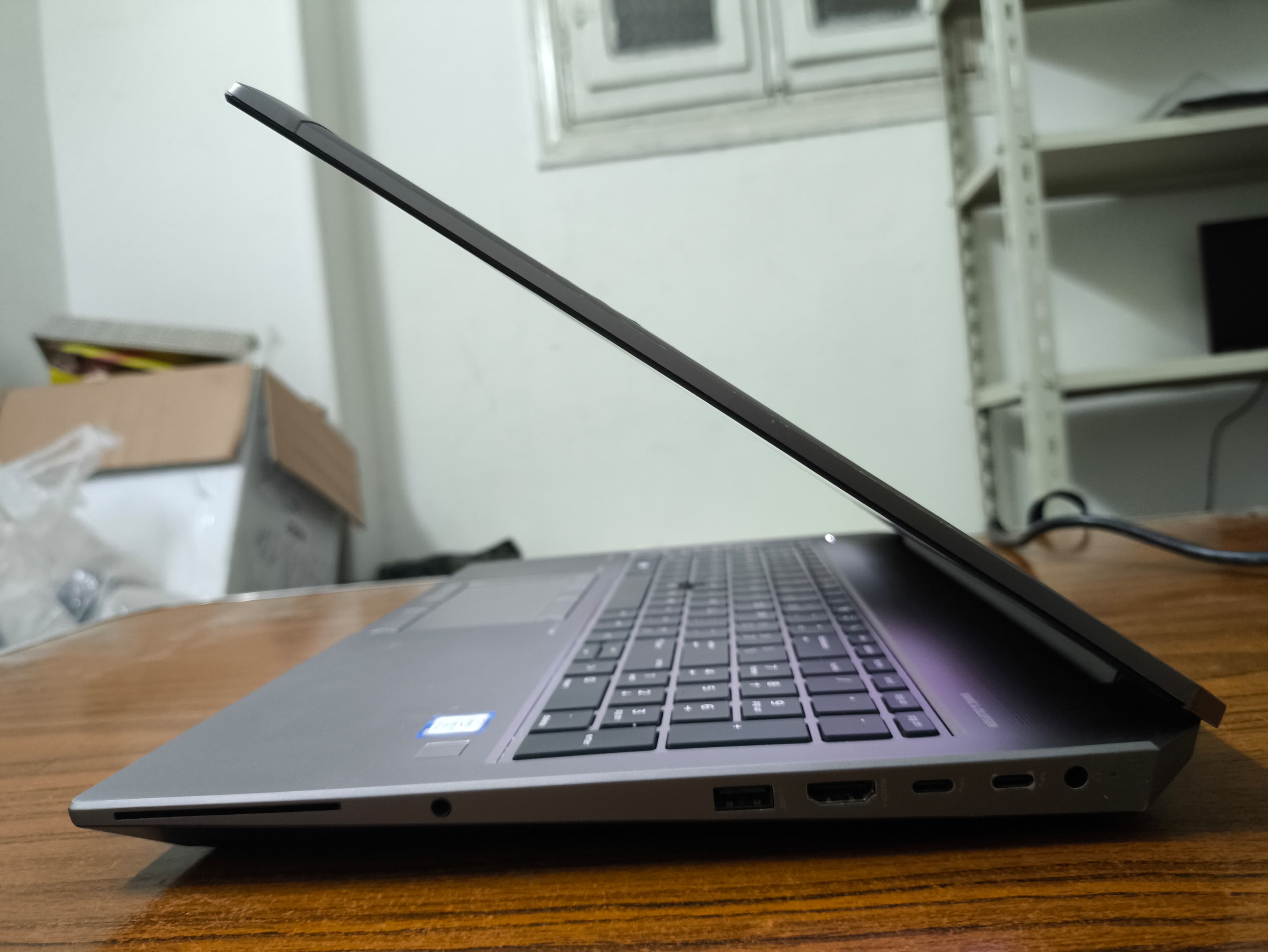 HP ZBook G5 – Core i7-8850H –RAM 16G – SSD 512 M2 – Nividia P2000 – for pes 22 – fifa 22 – for all adobe programs v