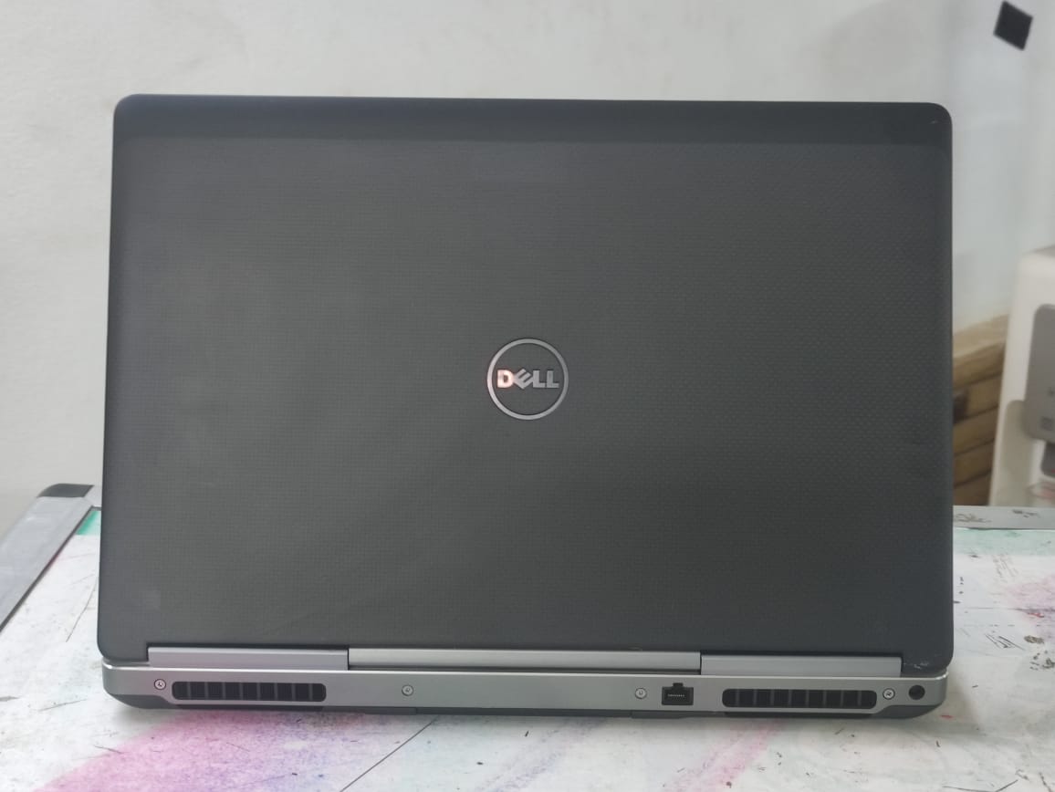 Dell Precision 7720 بكارت فيجا انفيديا 6 جيجا فعلي – عملاق اجهزة الورك استيشن بكارت فيجا انفيديا 6 جيجا فعلي – وحش الالعاب ( بيس 21 – فيفا 21 ) وبرامج ادوبي (كارت فيجا وحش nvidea p3000)