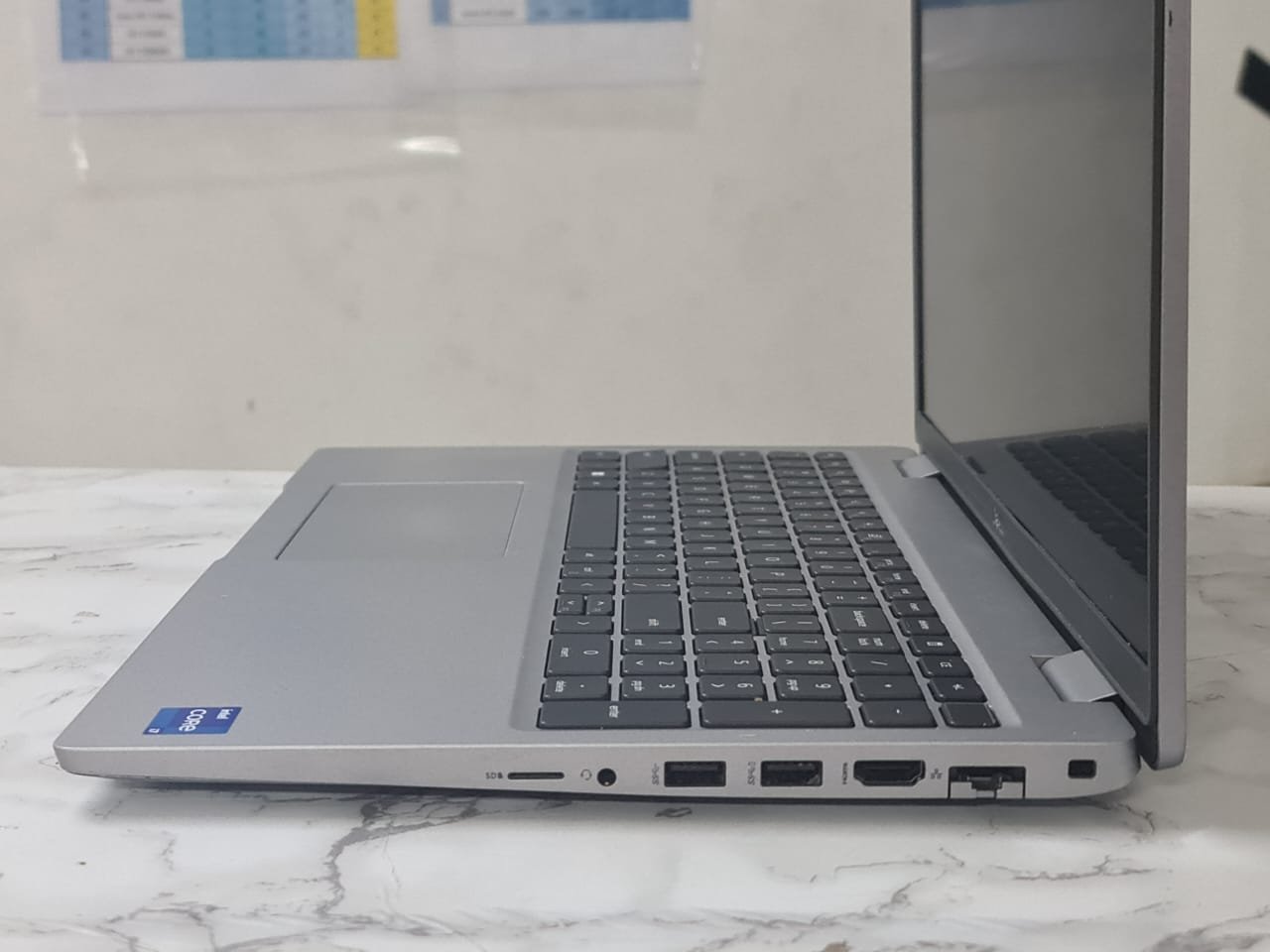 Dell Latitude 5520 Core i7 1185g7 – Ram 8G – 256G SSD – intel irex