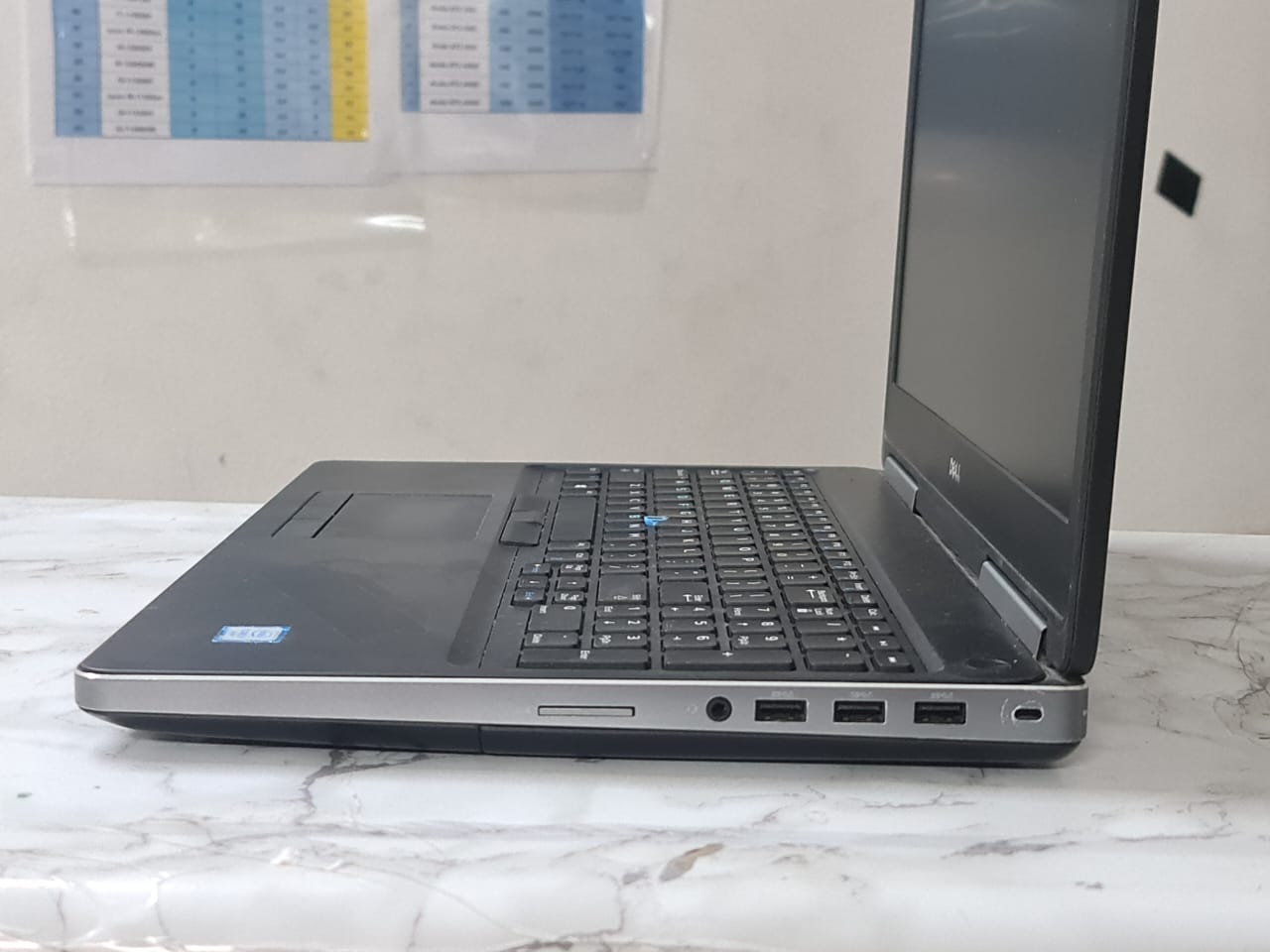 Dell Precision 7520 Core I7 6820HQ RAM 16GB – SSD 512GB – NIVIDIA 4G وحش الالعاب ( بيس 21 – فيفا 21 ) وبرامج ادوبي