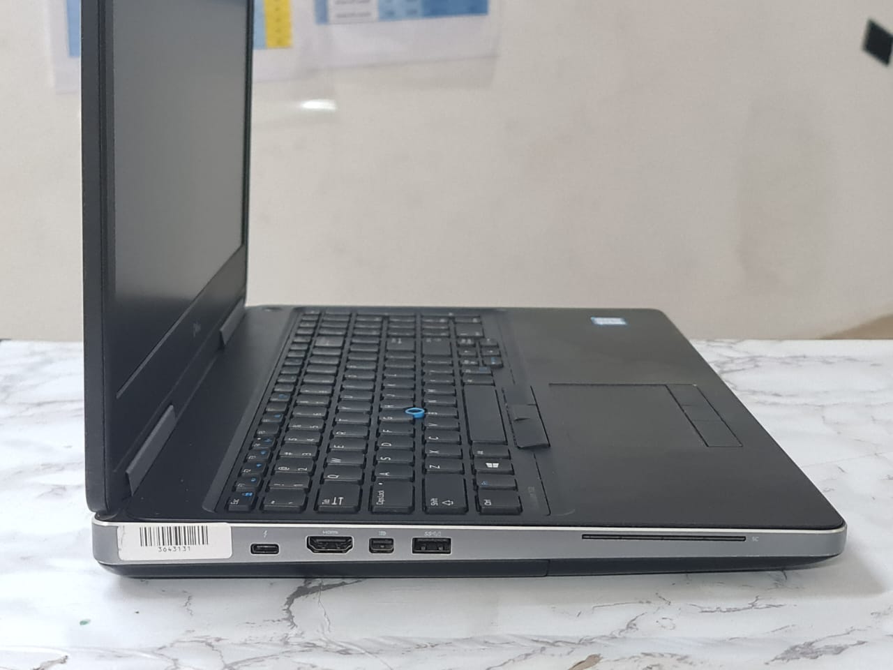 Dell Precision 7520 Core I7 6820HQ RAM 16GB – SSD 512GB – NIVIDIA 4G وحش الالعاب ( بيس 21 – فيفا 21 ) وبرامج ادوبي