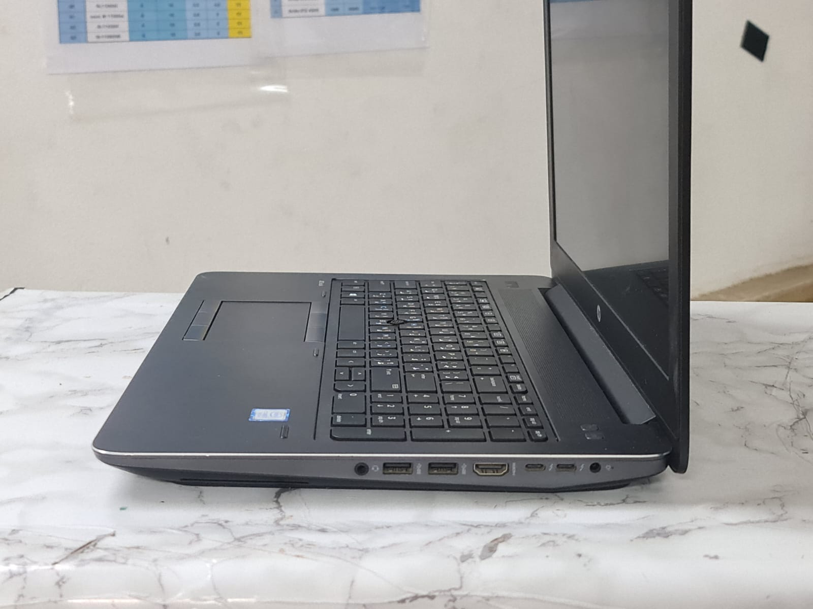 HP ZBOOK 17 G4 i7 HQ-hdd 256 ssd – 16 ddr4- NVIDIA M620