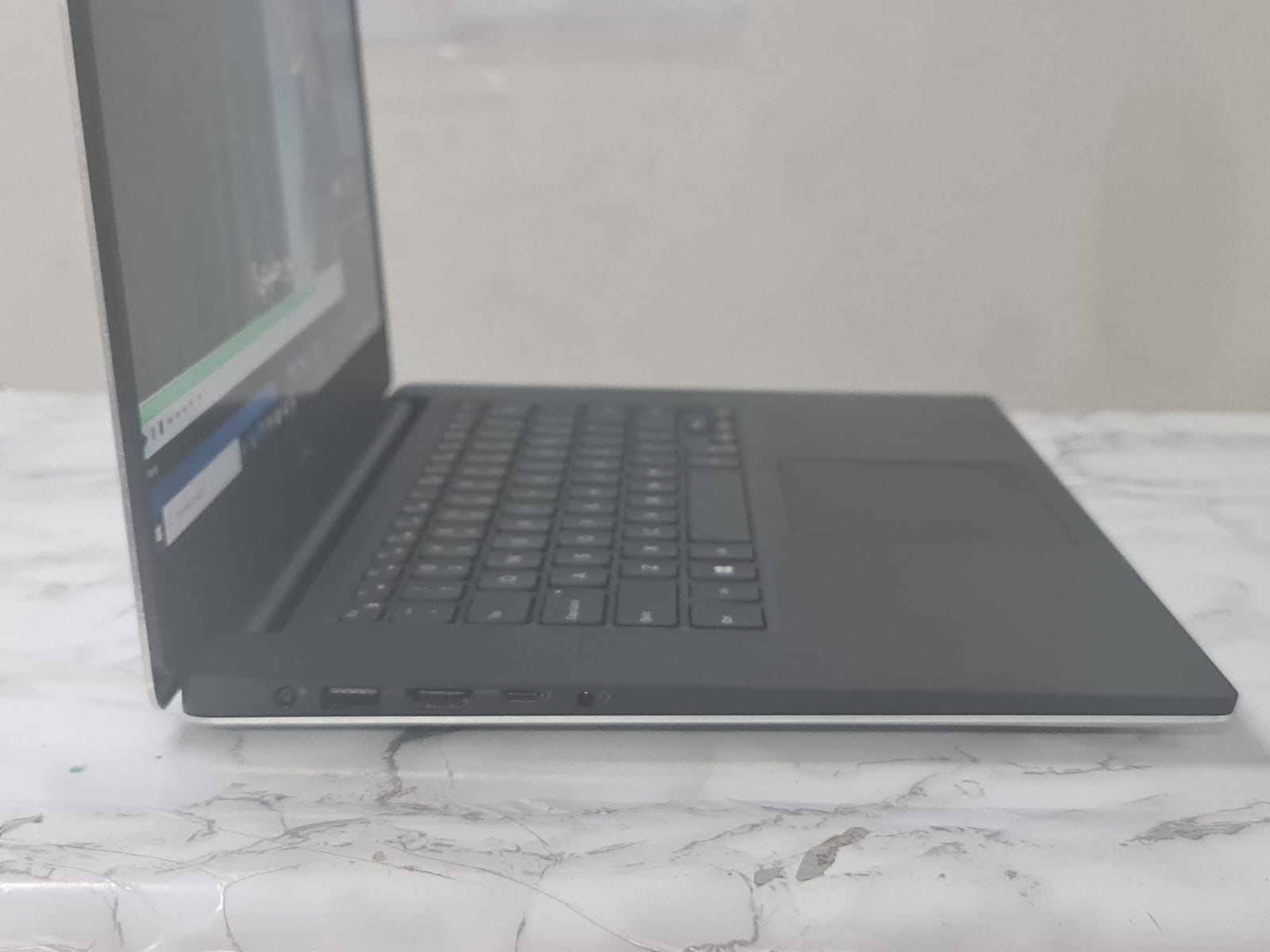 Dell Precision 5530 Core i7-8850H – 16G Ram – 512G SSD NVIDIA Quadro P2000