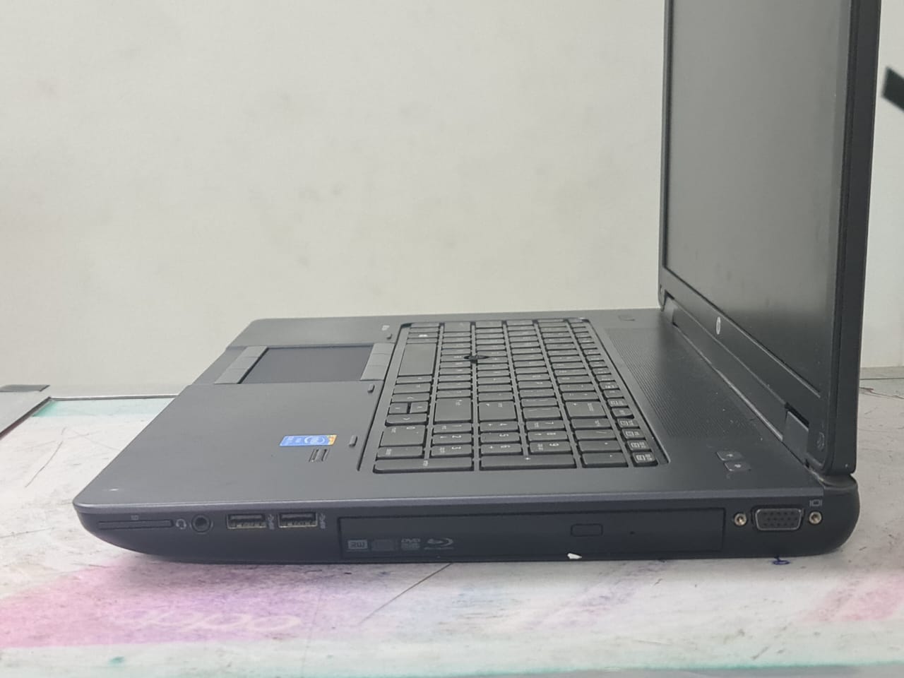 hp zbook 17 g2 , i7 – 4700mq , ram 8g, hdd 500 + 128 ssd – nvidea k3100 اعلي مواصافات لابتوب بيشغل كل الالعاب الحديثة وكل برامج الجرافيك
