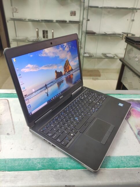 ⁦Dell Precision 7520 Core I7 6820HQ RAM 16GB - SSD 256GB - NIVIDIA 4G⁩ - الصورة ⁦2⁩