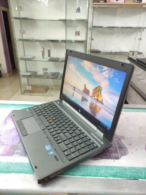 ⁦HP Elitebook 8570w core i7 Mobile Workstation لابتوب للالعاب الحديثة وبرامج الجرافيك⁩ - الصورة ⁦2⁩