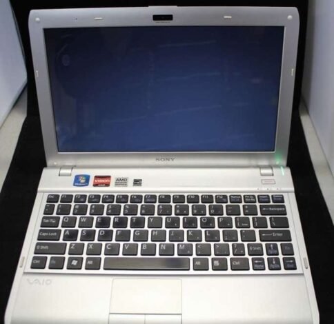 ⁦سوني فايو 11.6 بوصة للهواة Sony Vaio Pcg-31311l ببرسسور اي ام دي اي350 دوال كور⁩ - الصورة ⁦5⁩