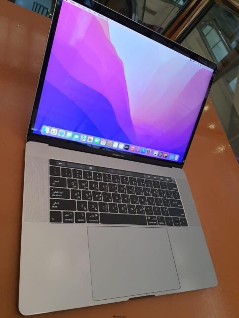 ⁦Apple macbook Pro 2018 . Processor core i7  Ram 16  Hard 512 giga m2⁩ - الصورة ⁦4⁩