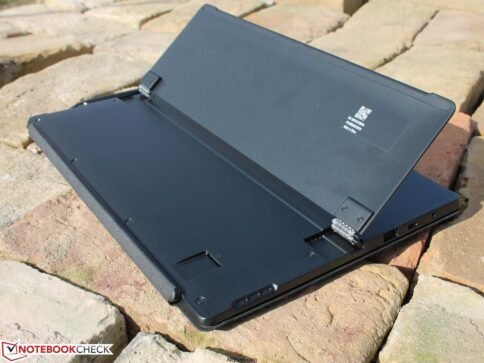 ⁦اعجوبة لينوفو Lenovo Ideapad Miix 720-12IKB دلع ولا اجمل ولا افخم ولا احلي !!!!!!⁩ - الصورة ⁦3⁩