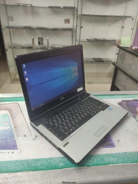 Laptop Fujitsu LifeBook S751 / i5 / RAM 4 GB / 14,0″ HD