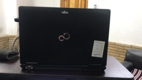 ⁦fujitsu E752 i5 2450m ram 4g intel 1600x900 الالماني وصل⁩ - الصورة ⁦9⁩